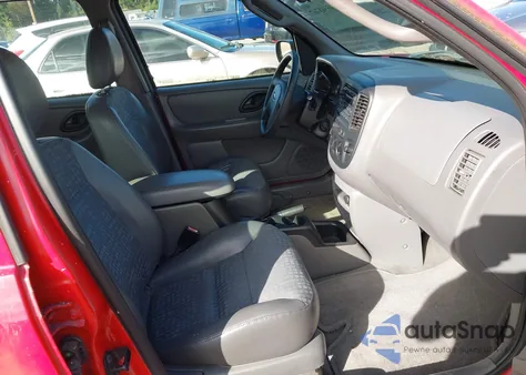 2002 Ford Escape Xls z USA, uszkodzony, nr VIN 1FMCU02162KD09921